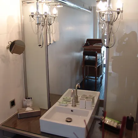 Backstage Boutique 4*