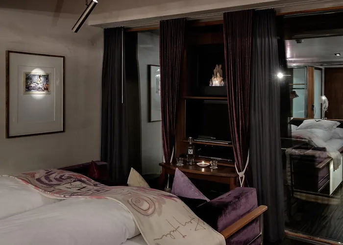 Backstage Boutique 4*